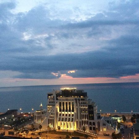 Apartment Black Sea Side バトゥーミ エクステリア 写真