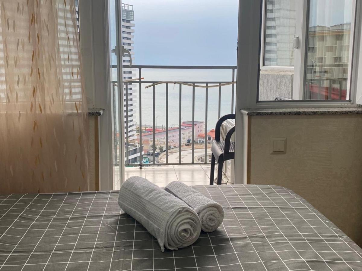 Apartment Black Sea Side バトゥーミ エクステリア 写真