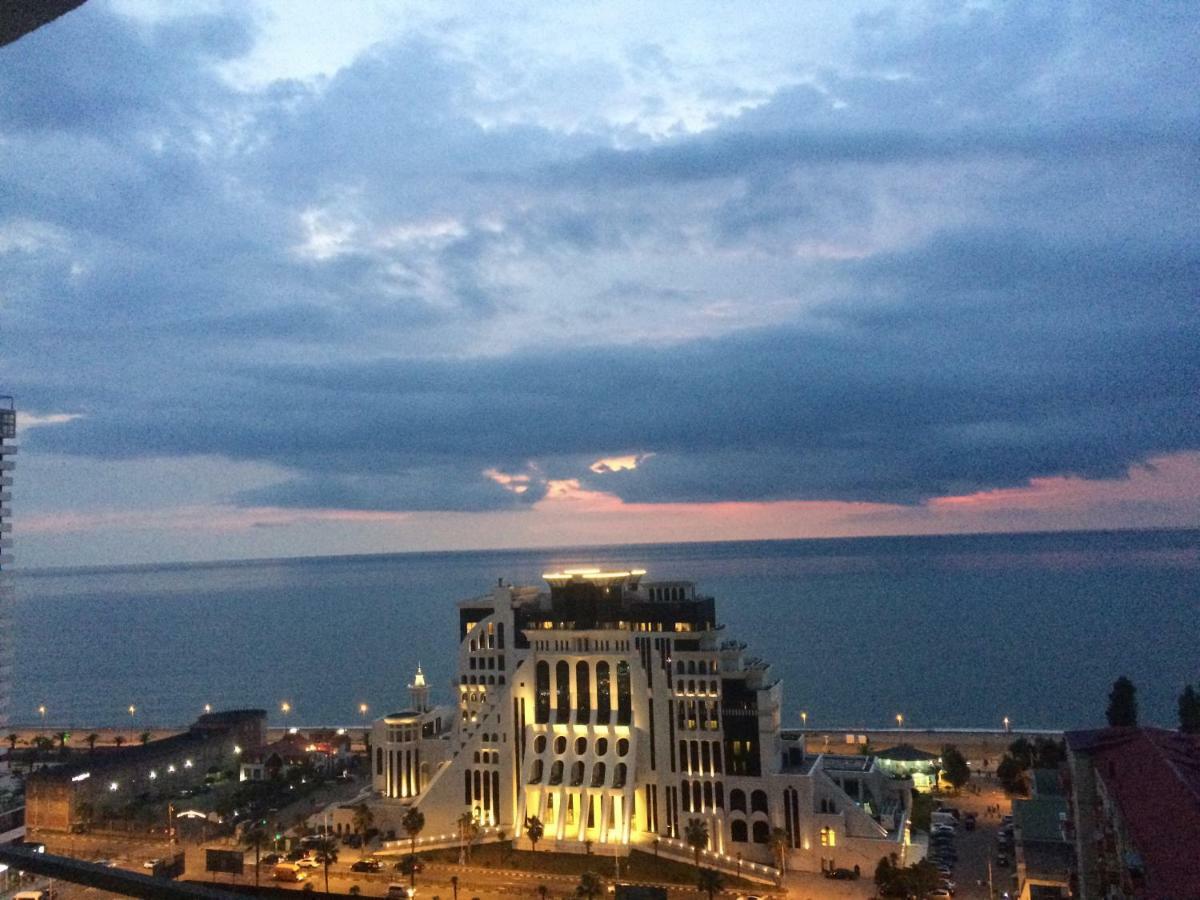 Apartment Black Sea Side バトゥーミ エクステリア 写真